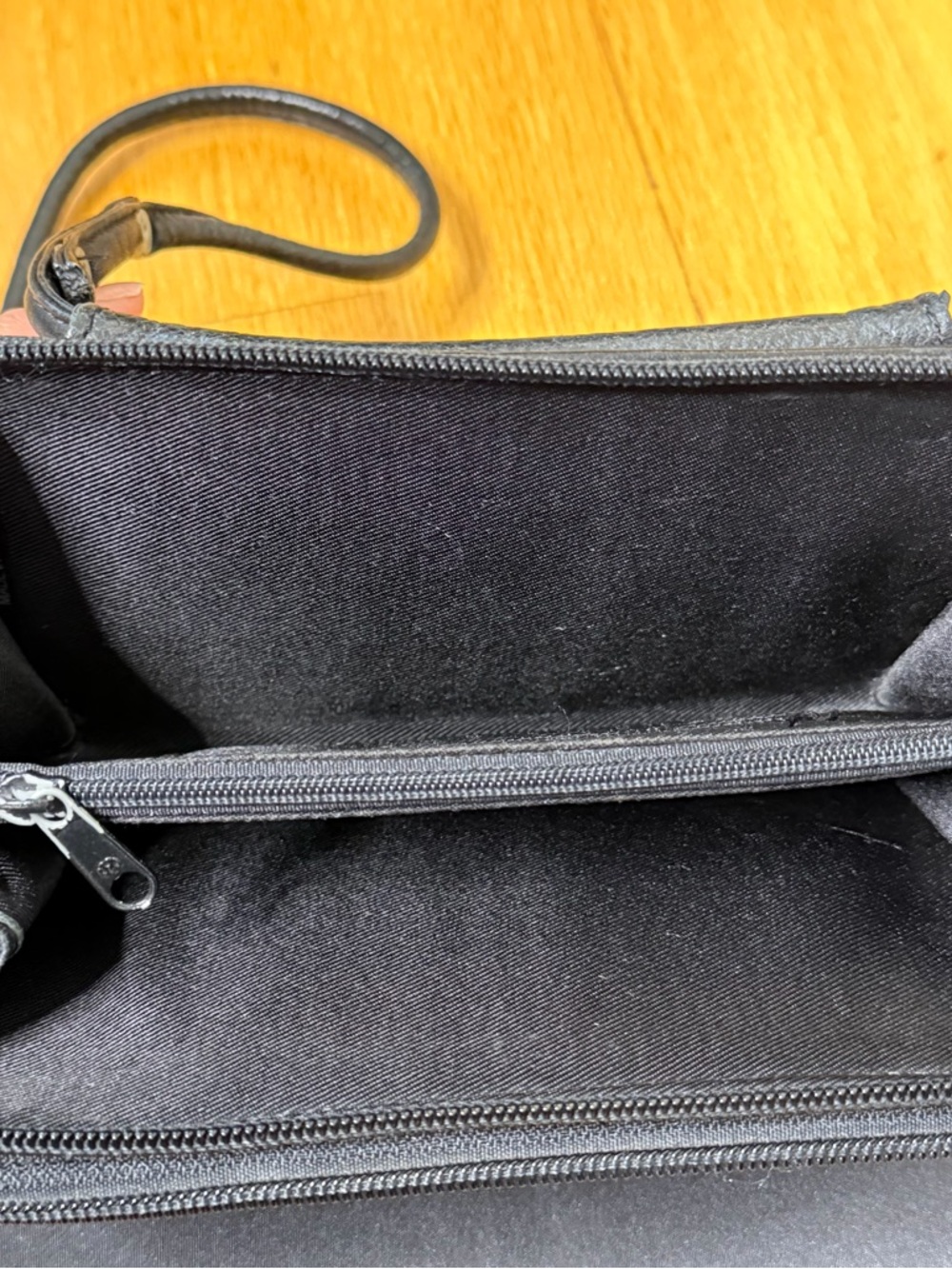 Fossil Black Leather Crossbody Bag Wallet Organizer Purse EUC Zip Solid Black - Picture 9 of 16